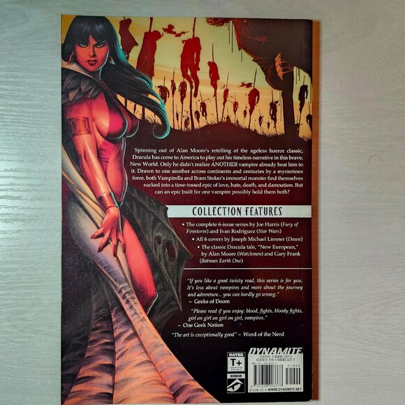 Vampirella Vs Dracula Graphic Novel - Picture 2 of 2